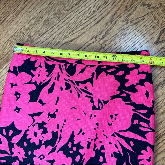 J Crew | Hot Pink and Navy Floral Pencil Cotton Basketweave Skirt Size 6 - Picture 10 of 12